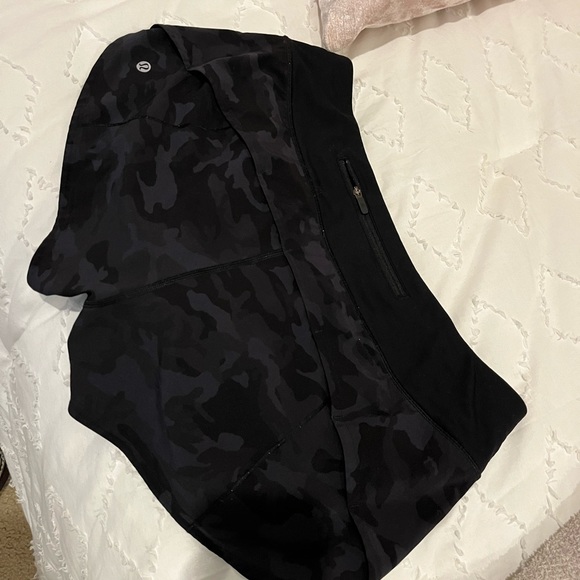 lululemon athletica Pants - Speed up 2.5” camo size 8 shorts